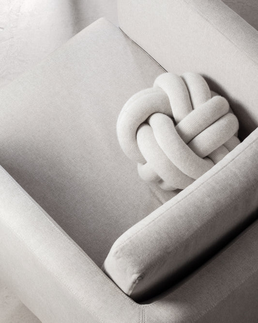 Design House Stockholm Knot Tyyny, White/Grey
